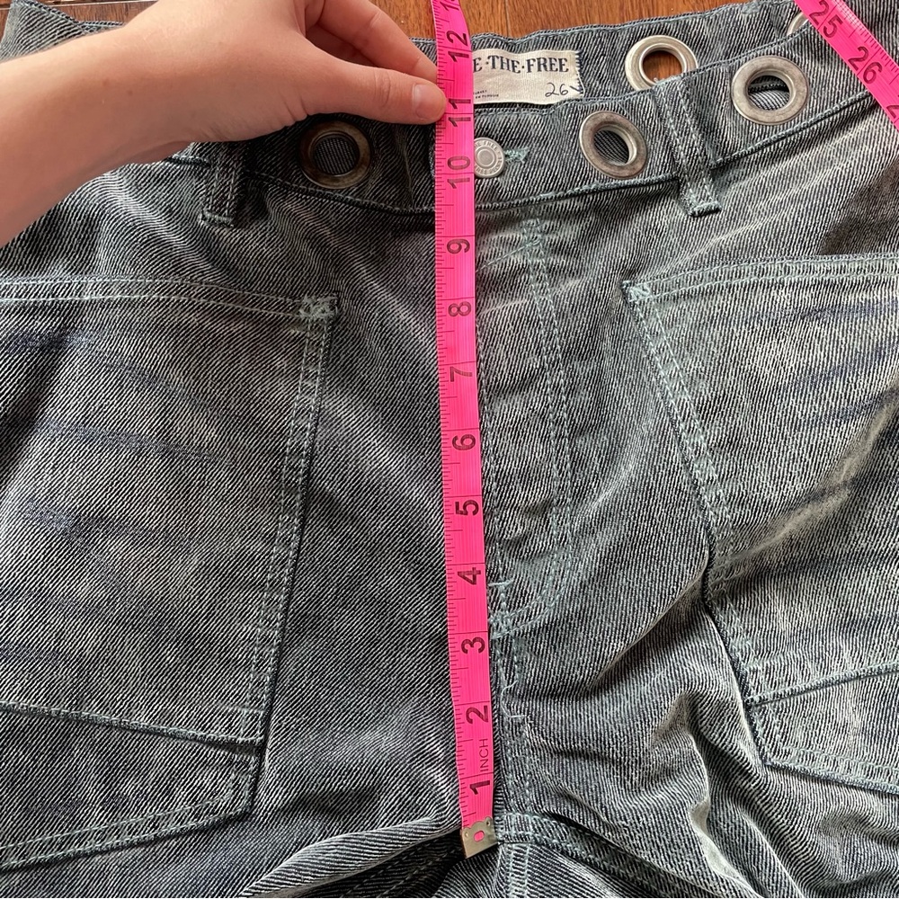 Free People Moxie Flocked Pull On Barrel Jeans Blue Pants Grommet Size 26 - Picture 14 of 14